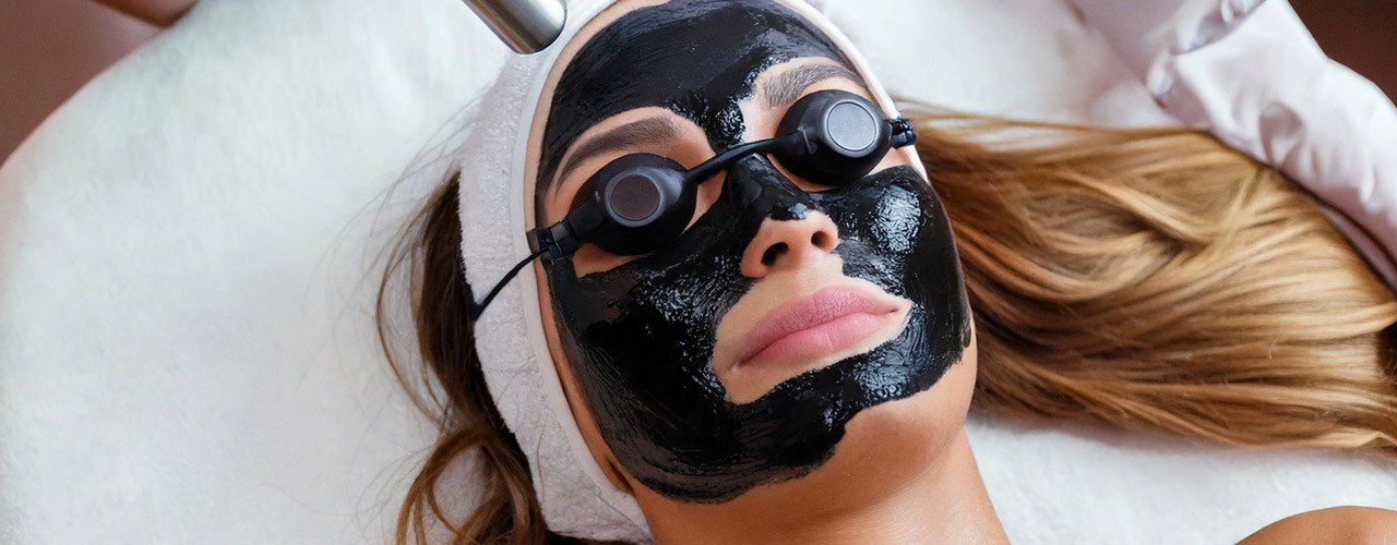Carbon Hollywood Peel